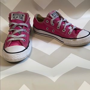 Converse pink